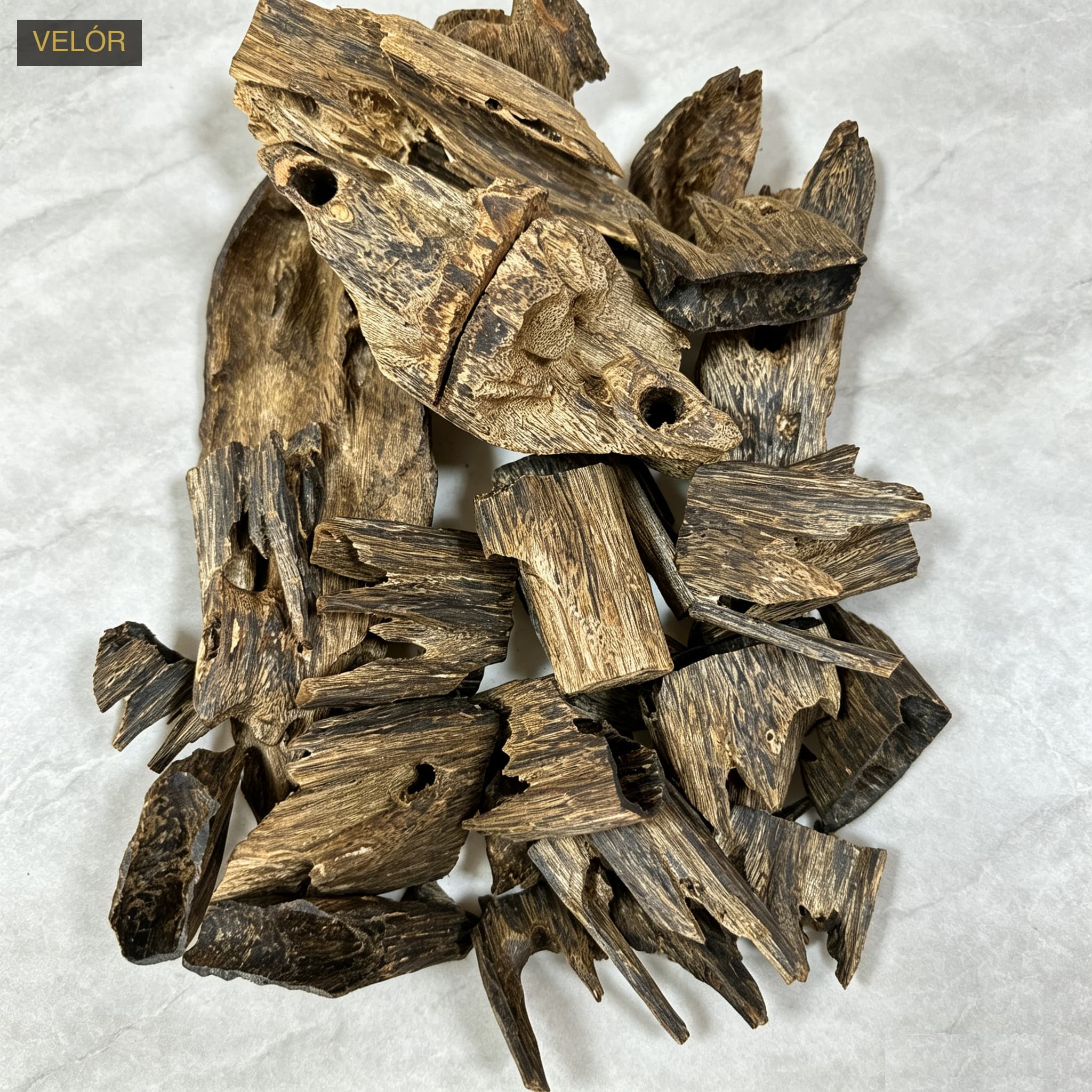 High Resin Grade Raw Agarwood Material